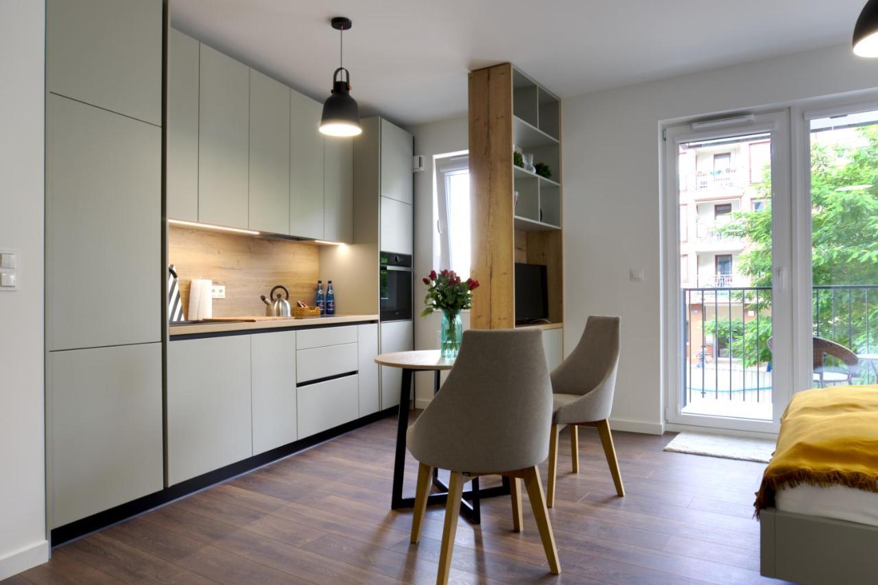 Essence Apartments Sapphire Poznań Exteriör bild