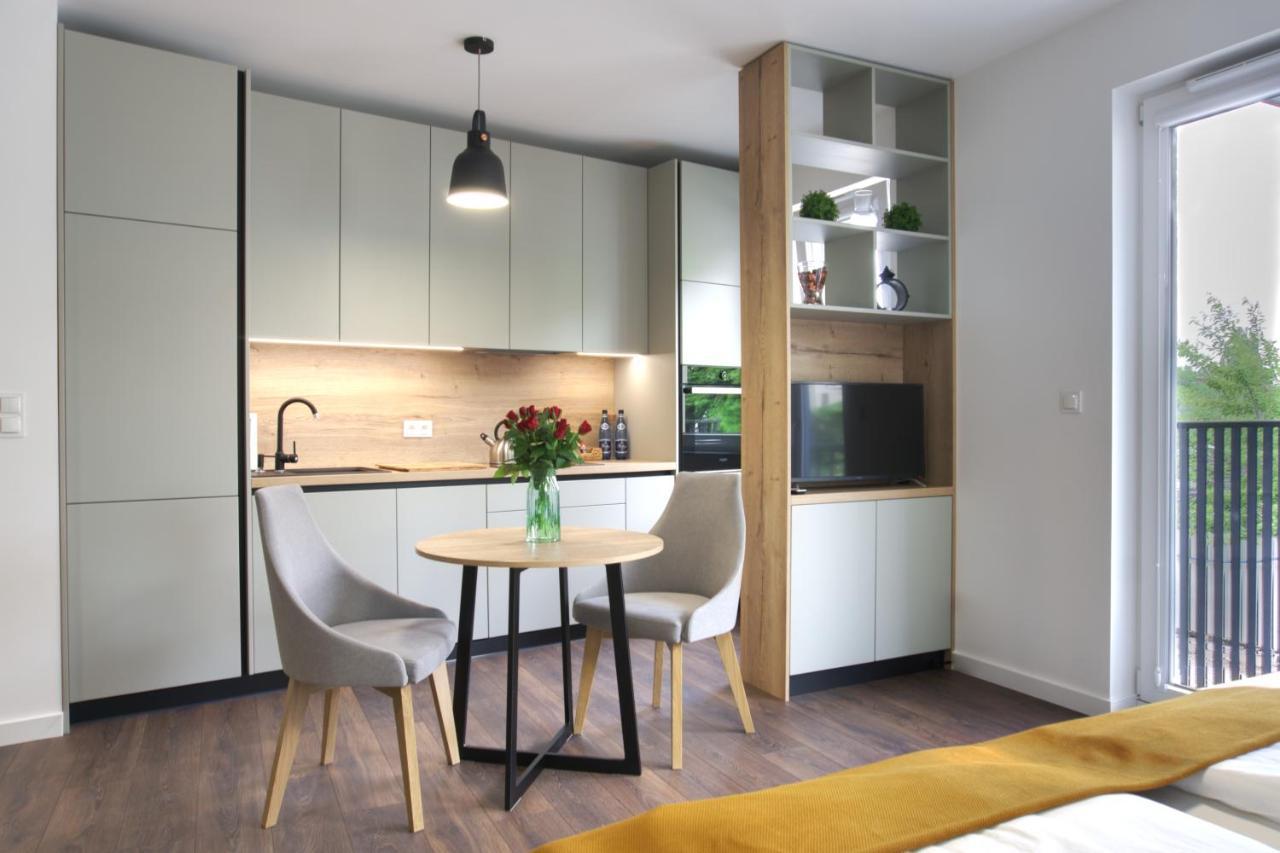 Essence Apartments Sapphire Poznań Exteriör bild