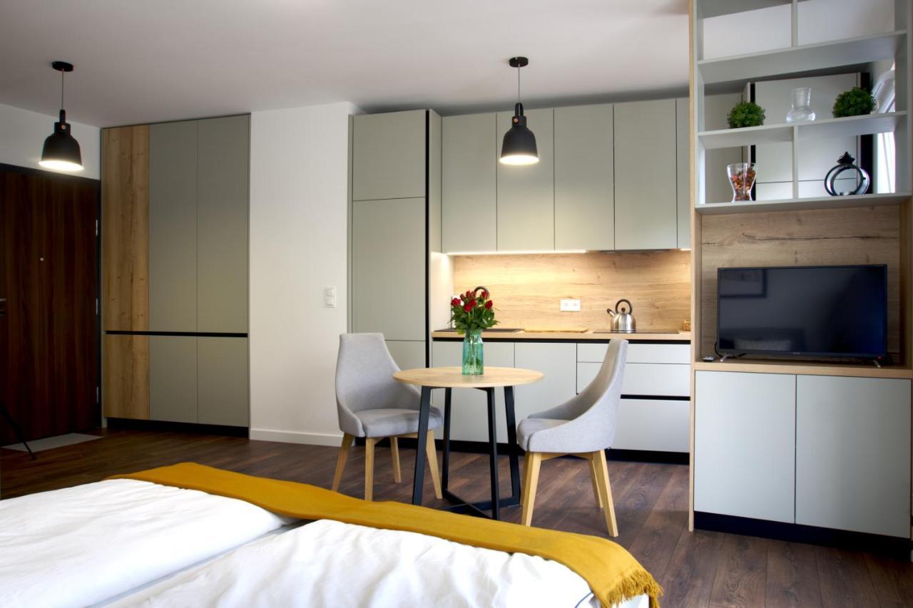 Essence Apartments Sapphire Poznań Exteriör bild