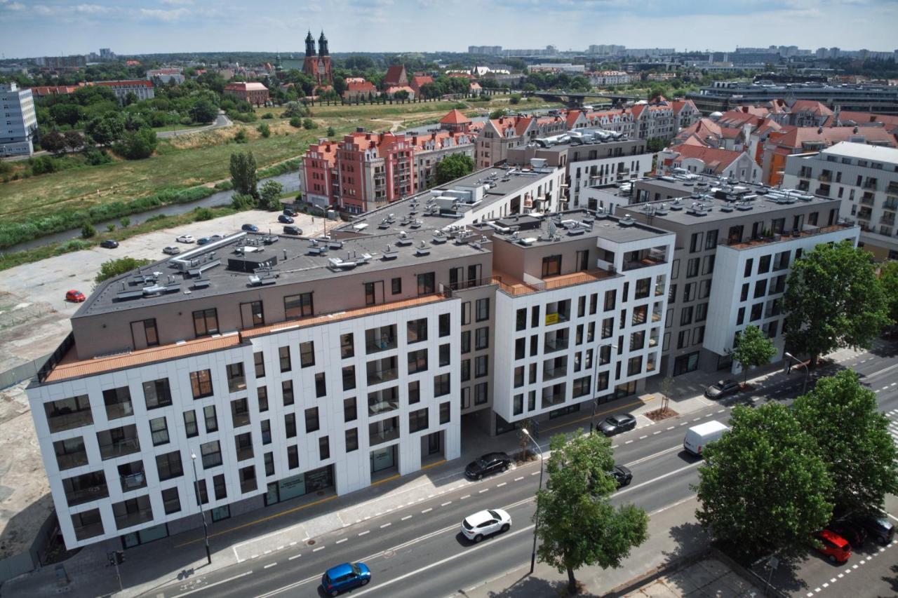 Essence Apartments Sapphire Poznań Exteriör bild